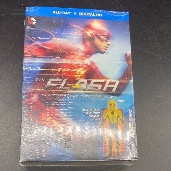 The Flash The complete First season Blue ray included action figure new